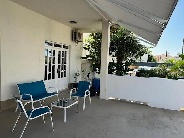 Nikola Appartement *